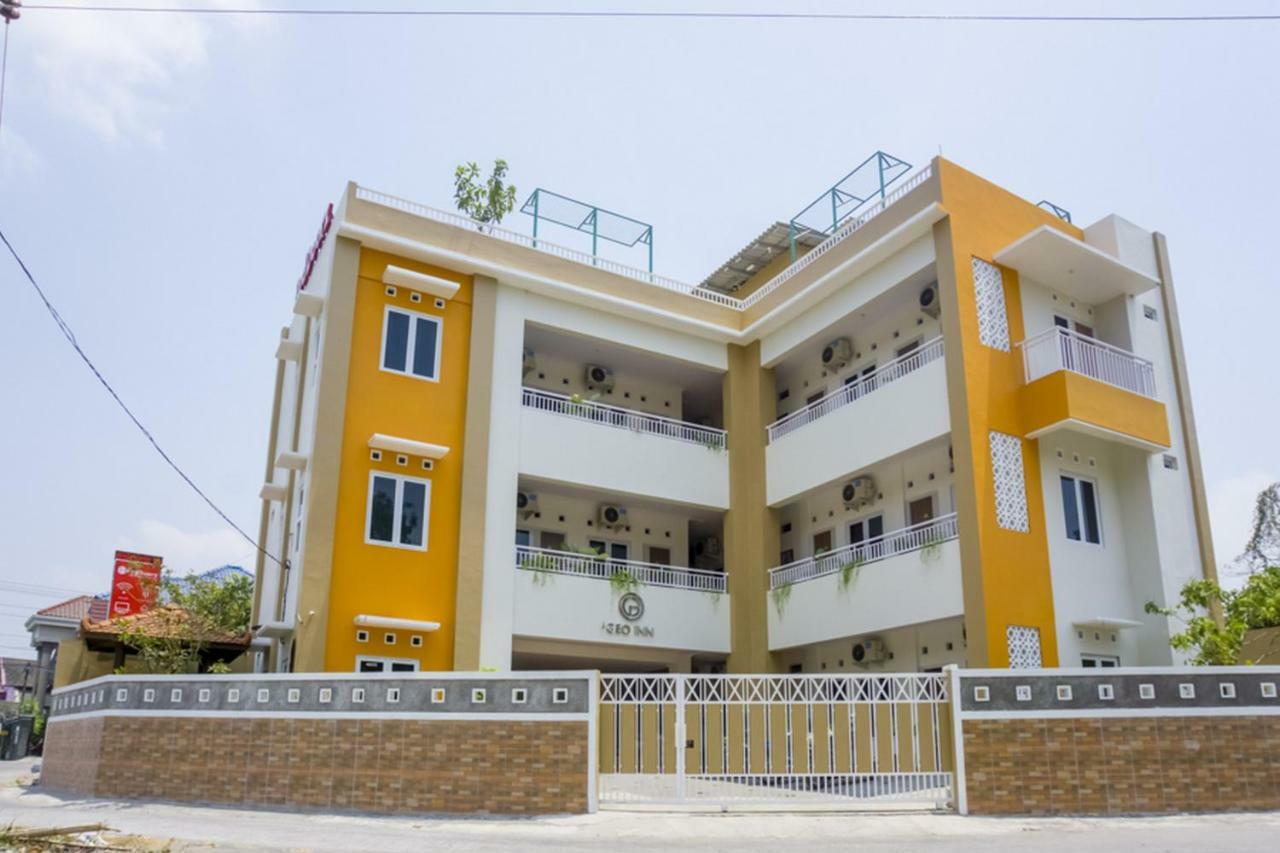 Hotel Reddoorz Syariah Near Taman Pelangi Monjali Melati Exterior foto